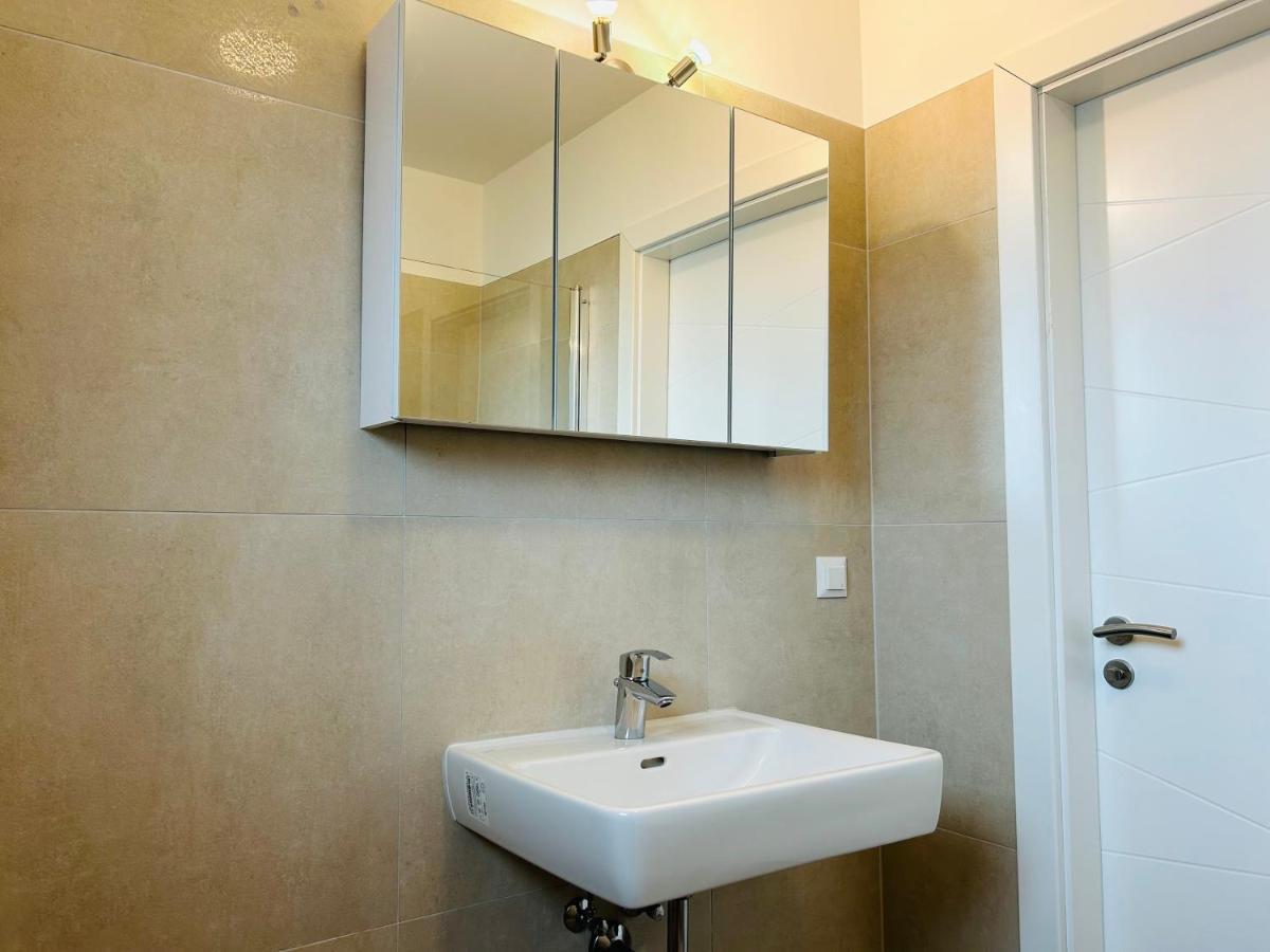 Modern - Free Parking - Balcony Apartment Виена Екстериор снимка